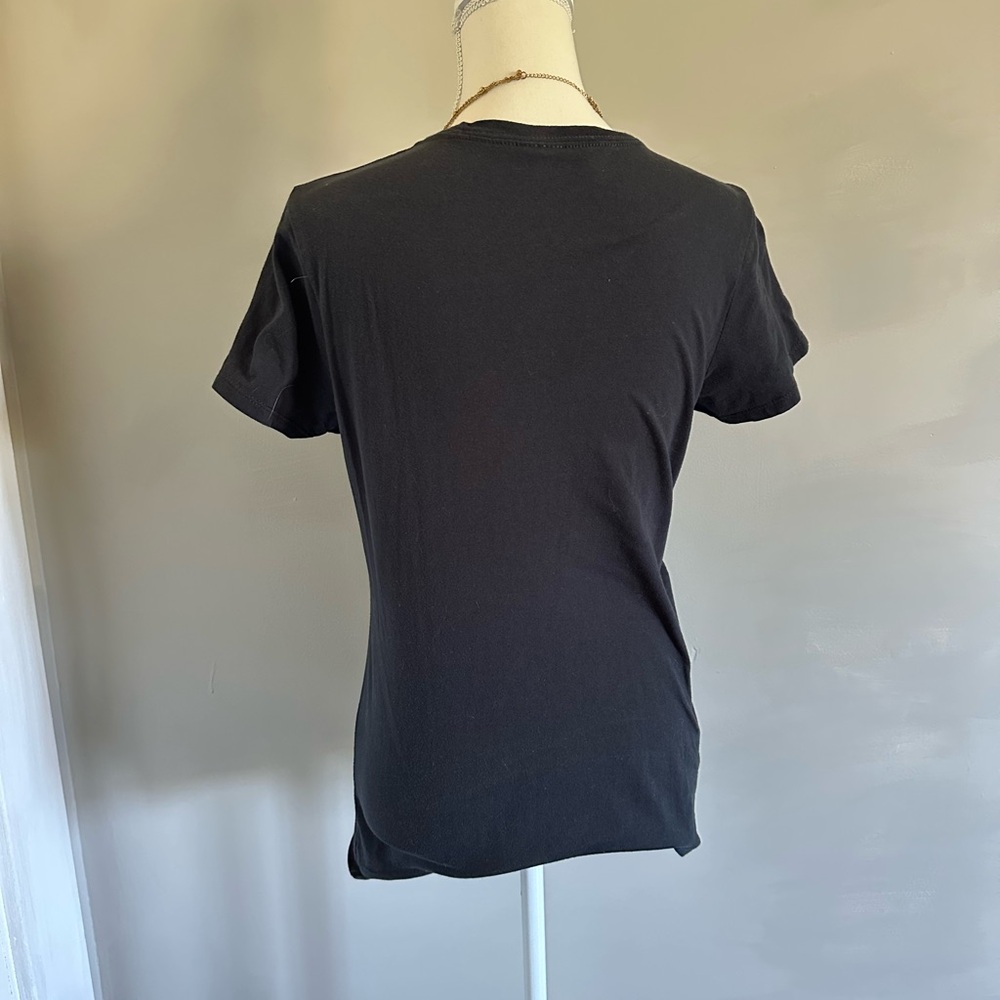 Multi color horse on black t shirt - Picture 4 of 5